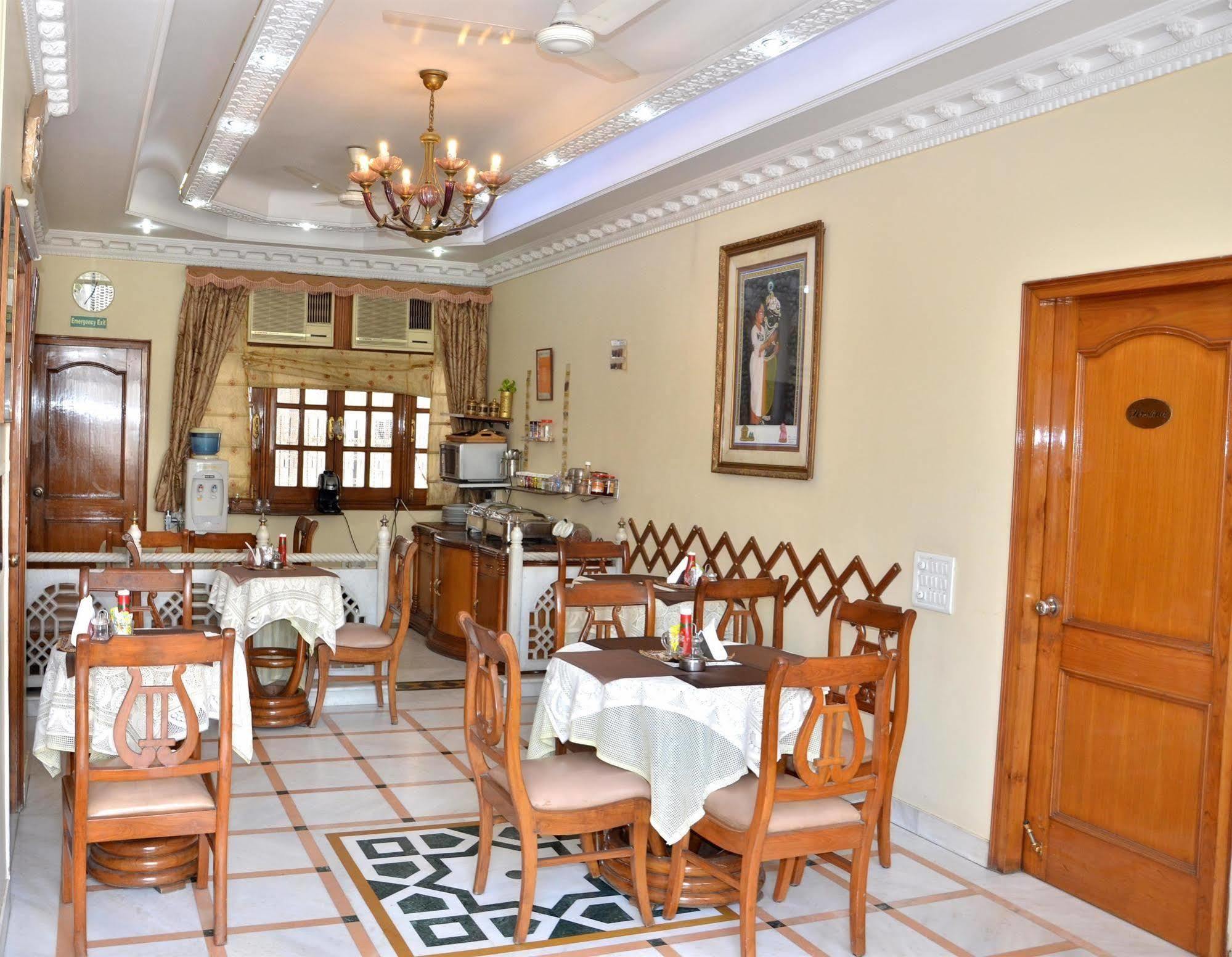 Bajaj Indian Home Stay New Delhi Exterior photo