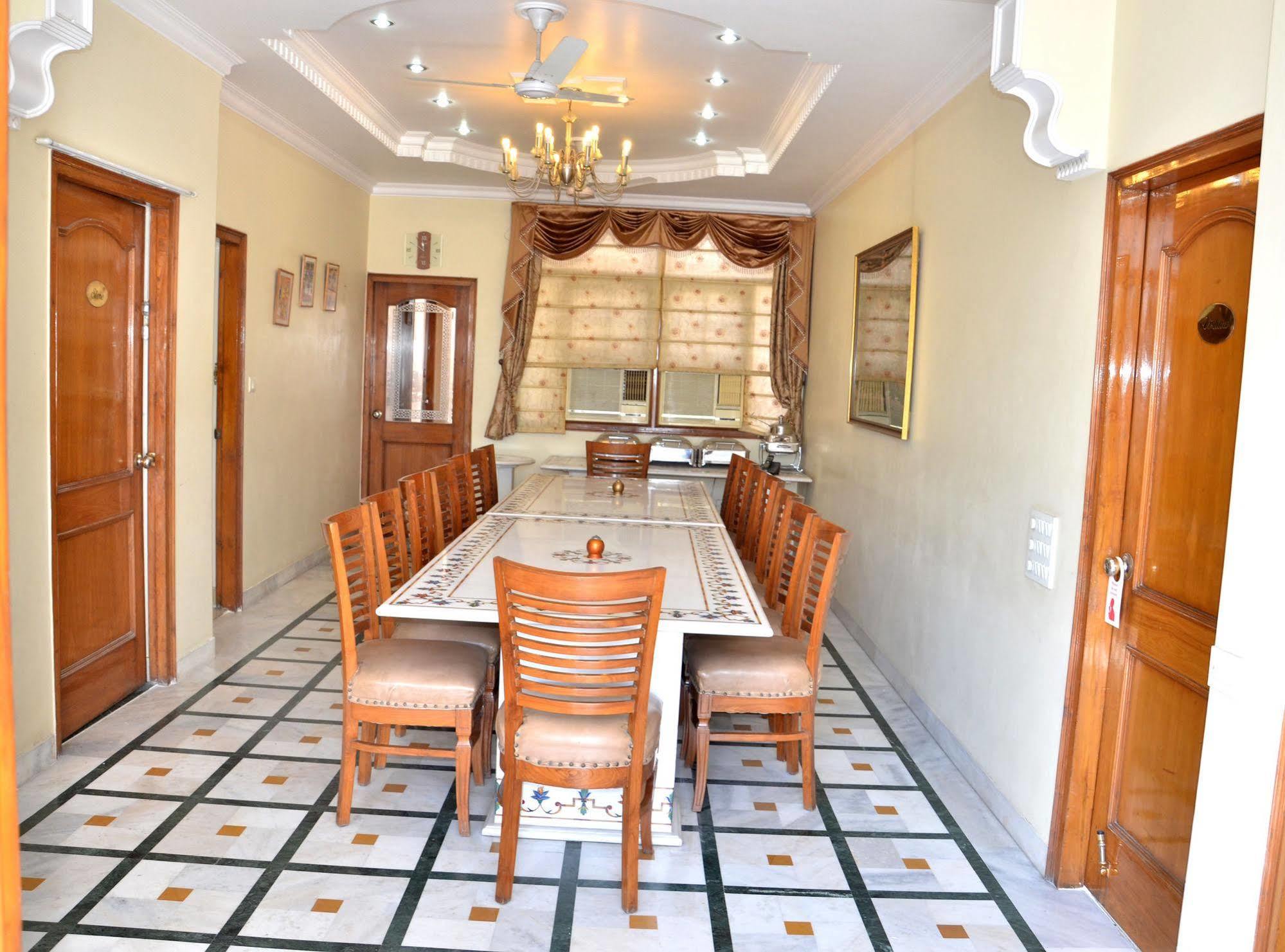 Bajaj Indian Home Stay New Delhi Exterior photo