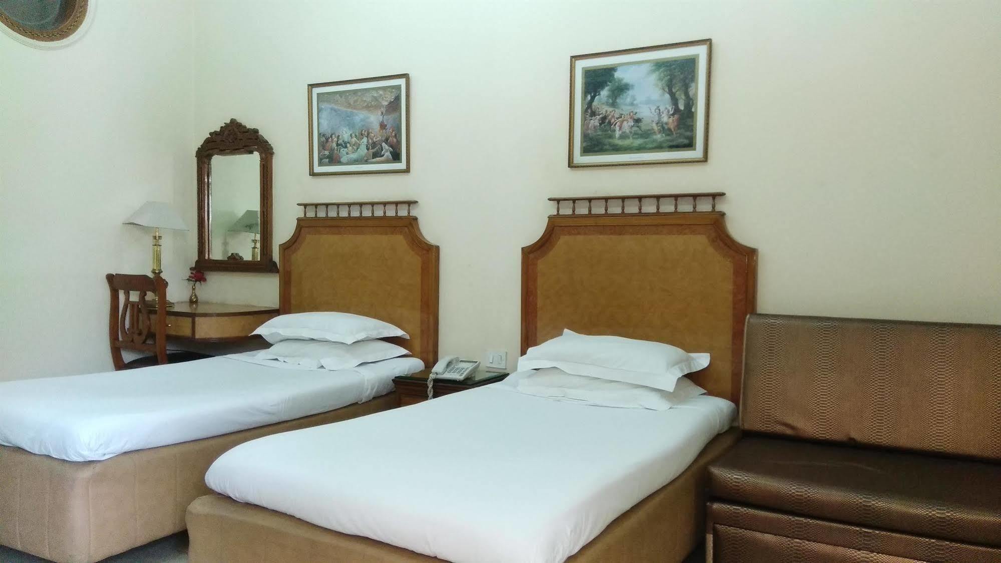 Bajaj Indian Home Stay New Delhi Exterior photo
